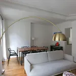 Lovely Cocoon Of Love Close To Parc Monceau